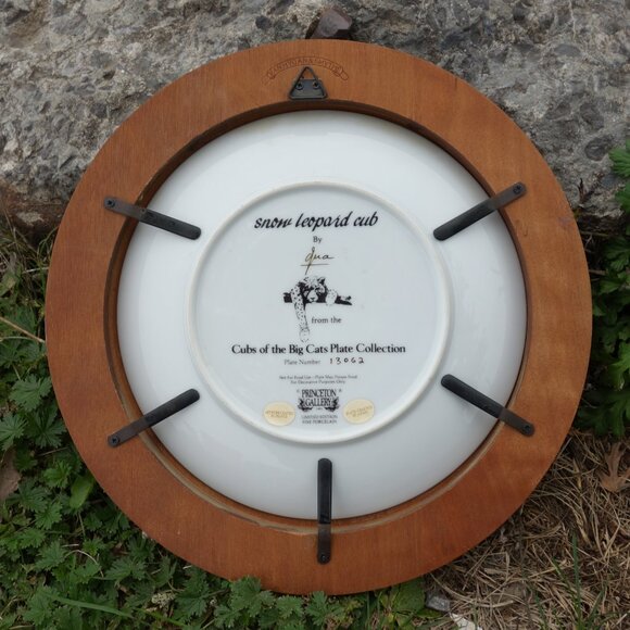 Princeton Gallery Cubs of the Big Cats Plate Collection Snow Leopard Cub by Qua - Picture 2 of 11